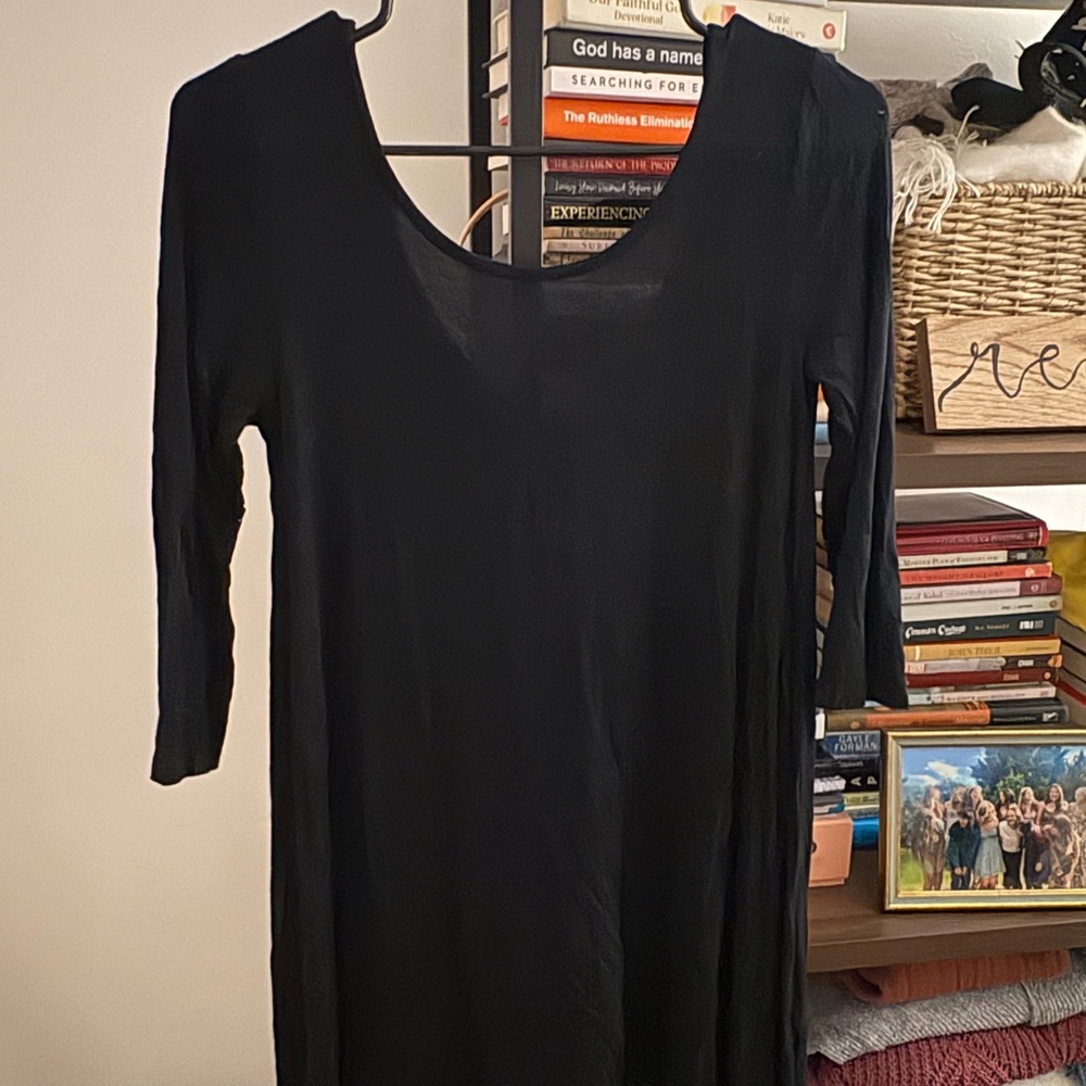 Black Sheath Dress with 3/4 Sleeves and Scoop Neck